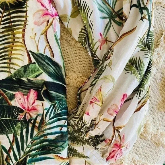 Bundle H&M Tropical Blouse - Picture 2 of 5